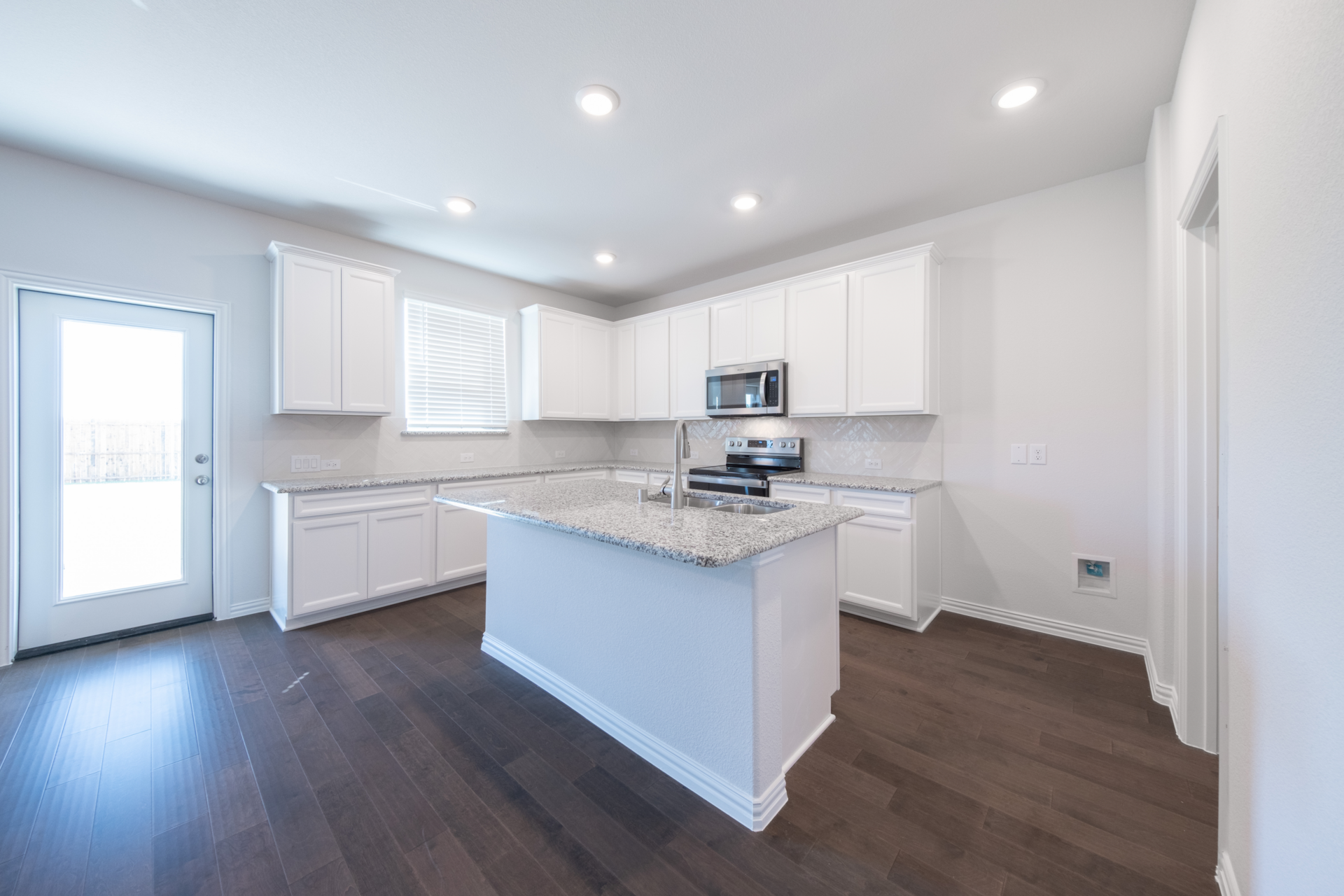 f7d854ae-3c45-4857-83eb-f4f24ff367e8