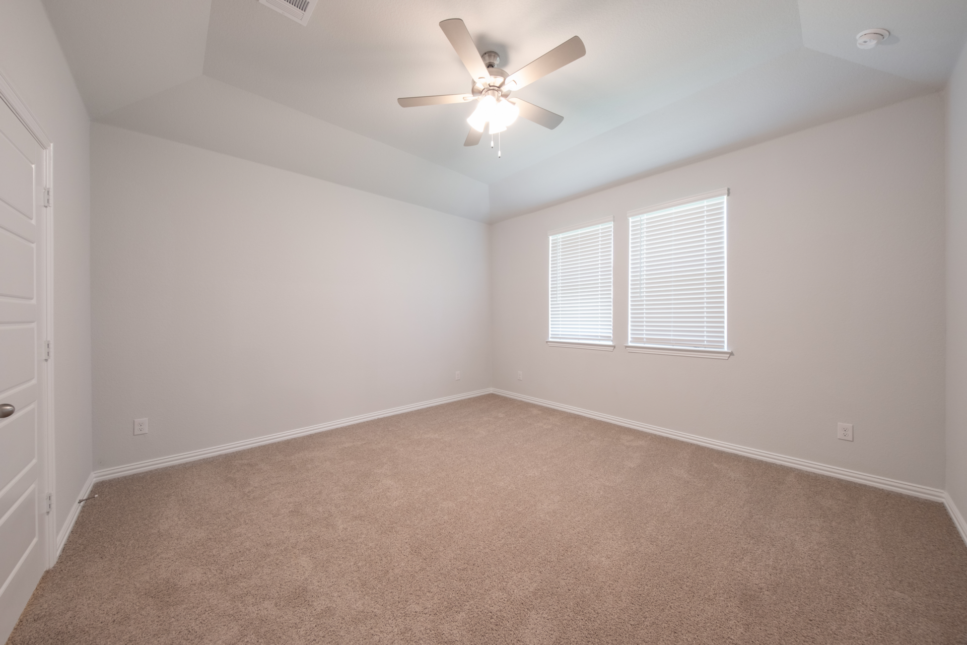 fb2d4936-107b-449c-b713-c64242643446