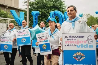 Knights and their families join a march in support of women and life in Monterrey, Mexico, on Oct. 7. (Photo by Carlos Elizondo)