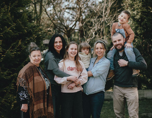 Ukrainian refugees smiling