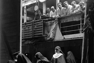 Some of the first religious refugees arrive in New York the day the Calles Law takes effect — Aug. 1, 1926. During the persecution, hundreds of priests and religious left Mexico in exile. Many were helped by the Knights of Columbus.