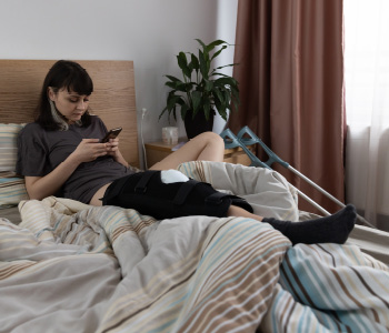 Operacije lahko doletijo mlade ali stare, pri vsakem pa ima okrevanje svoje posebnosti in ovire. Na uspešno rehabilitacijo se lahko pripravite!