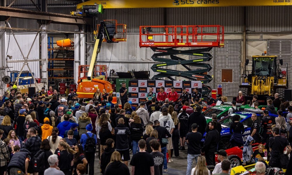 Coates kicks off Supercars weekend with Fan Fest in Perth test