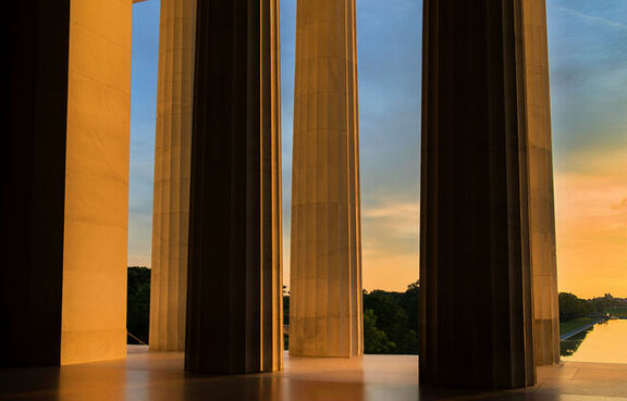 Washington Monument seen from the Lincoln Memorial